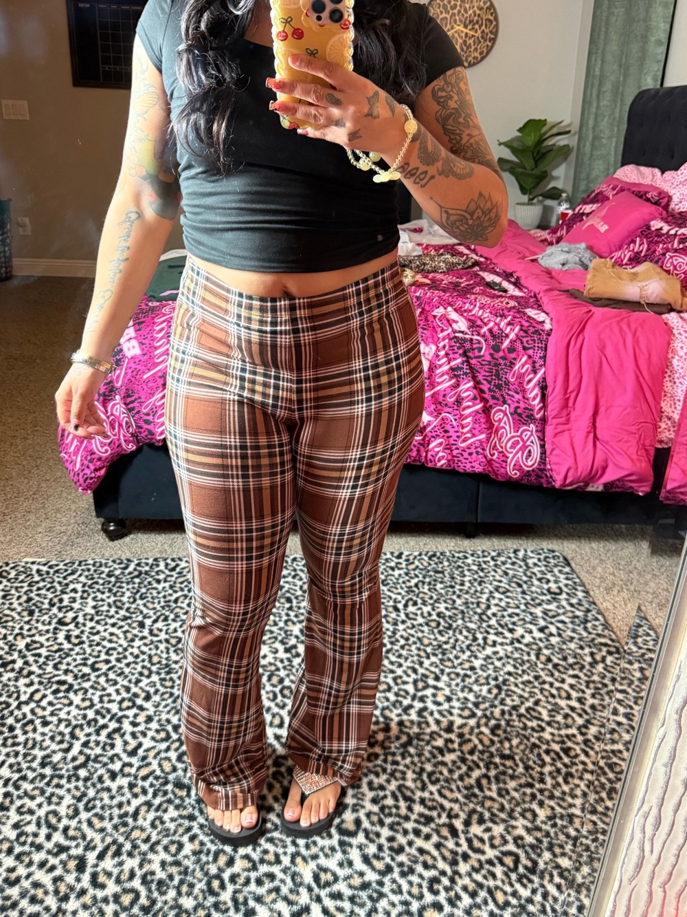 Plaid fashion nova pants 🤎 - Picture 4 of 5